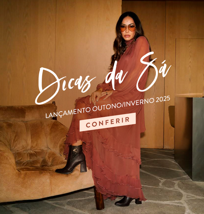 Foto da Sabrina Sato usando a bota mississipi de cano curto marrom.